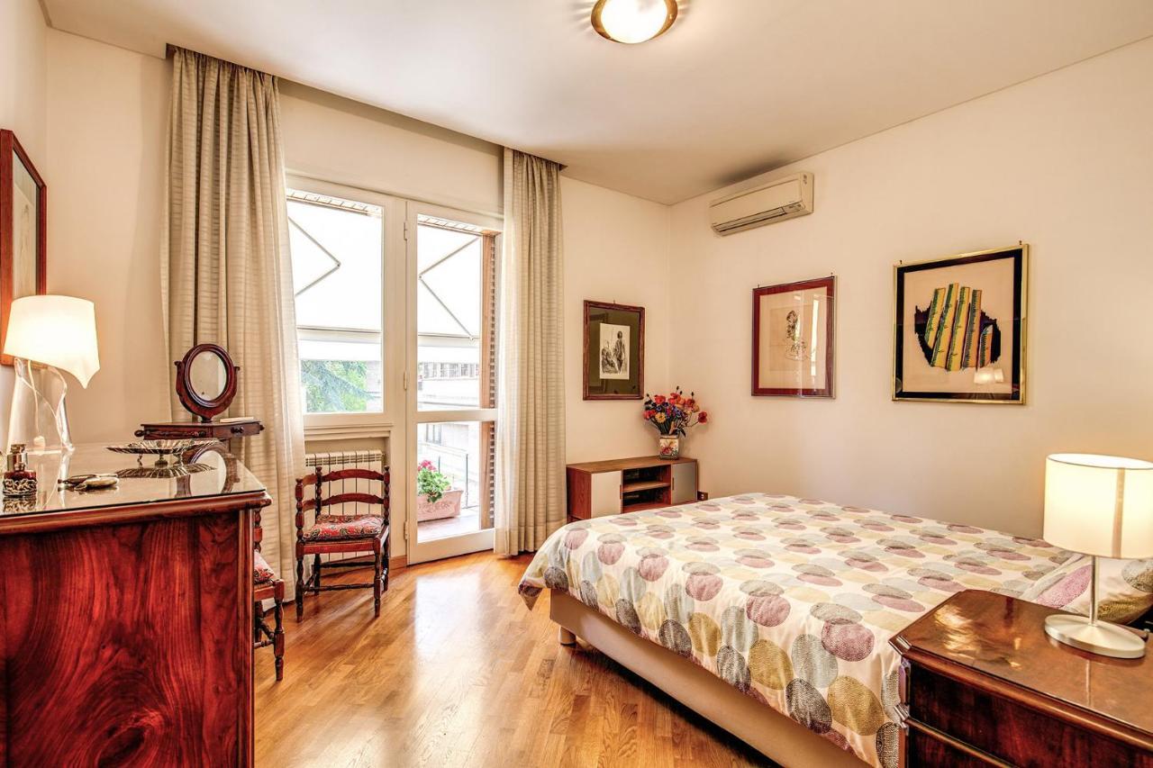 Terrazza Piccolomini: Elegant Apartment Stunning View Over Rome/St Peter'S Dome Экстерьер фото