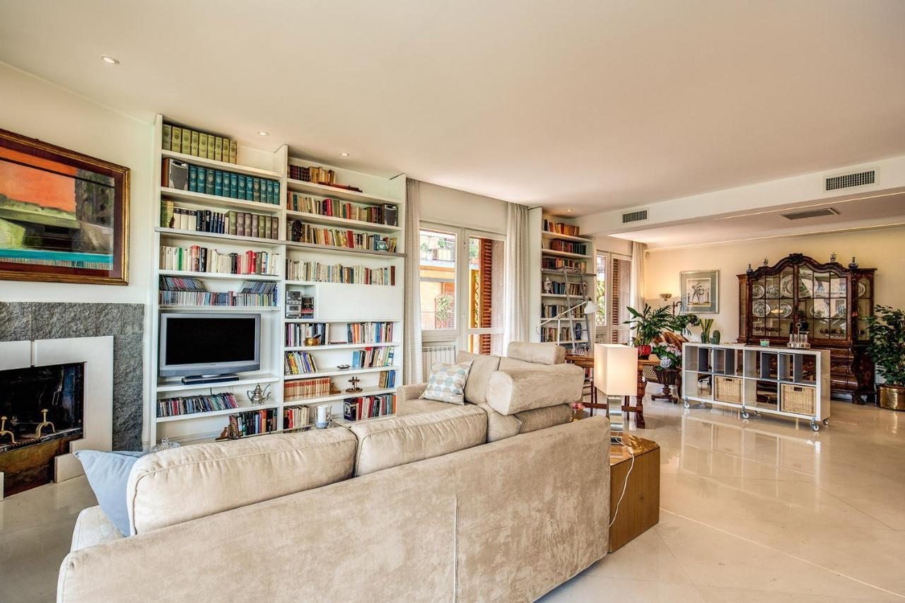 Terrazza Piccolomini: Elegant Apartment Stunning View Over Rome/St Peter'S Dome Экстерьер фото